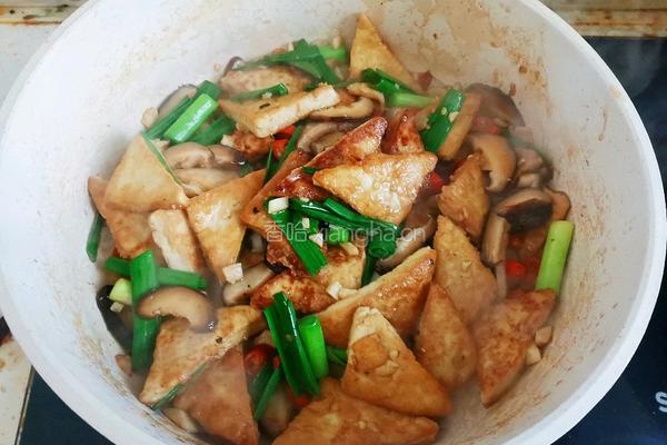 香菇炒豆腐的做法图解13