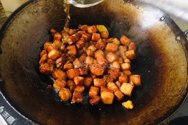 红烧肉烩菜的做法图解6