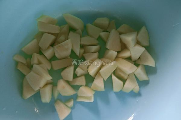 草莓果冻的做法图解1