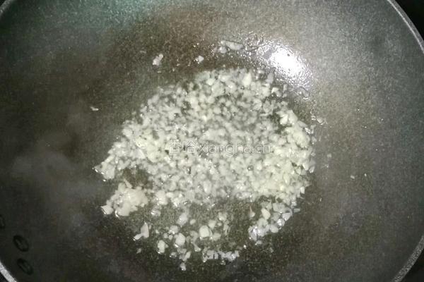胡萝卜木耳蛋炒饭的做法图解8