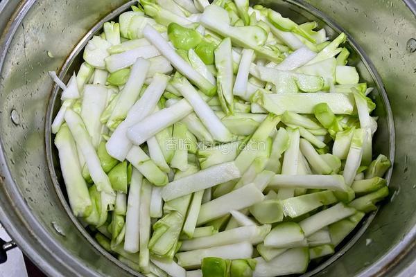 腌制榨菜的做法图解2
