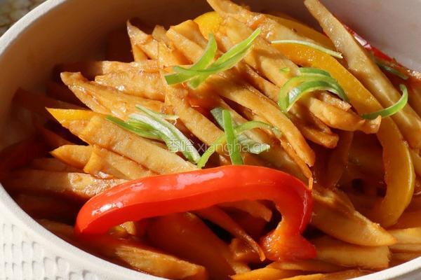 下饭快手小炒蚝油莲菜条❗️家常炒莲藕的做法图解11