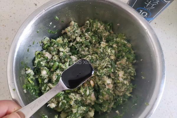 酸汤荠菜鲜肉馄饨的做法图解3