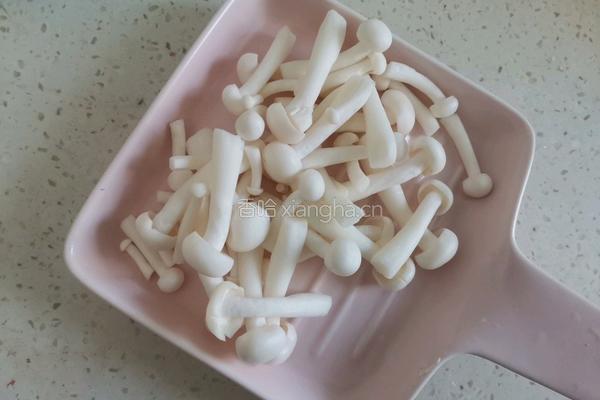 白玉菇炒莴笋的做法图解3