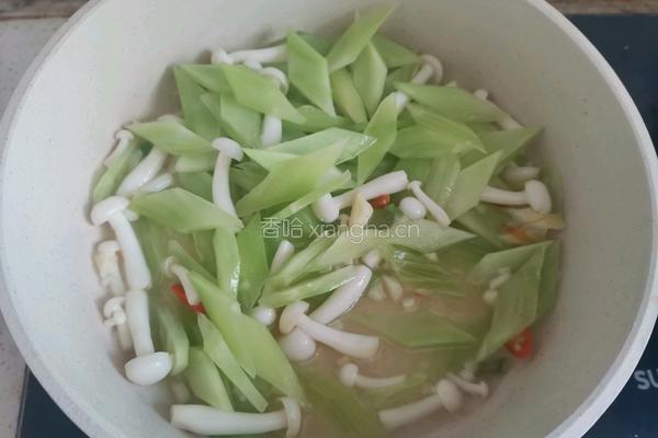 白玉菇炒莴笋的做法图解7