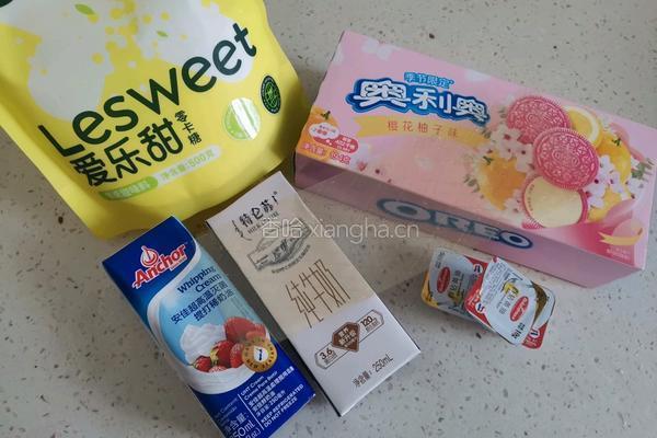 樱花奥利奥慕斯蛋糕的做法图解1