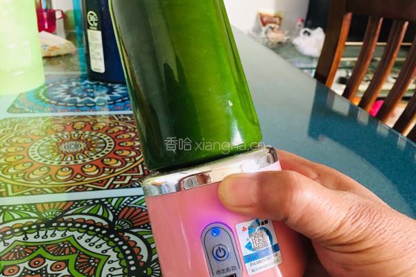 蒜汁菠菜面片的做法图解2