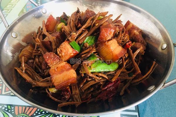 红烧肉焖菜树菇的做法图解12