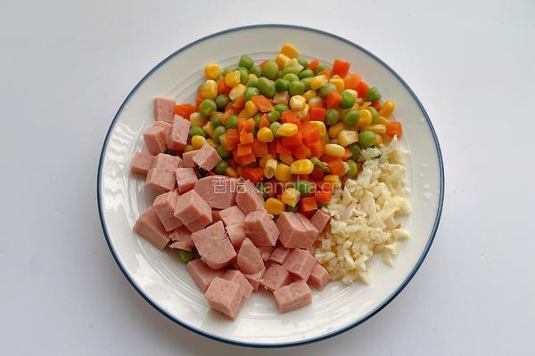 午餐肉炒时蔬的做法图解1