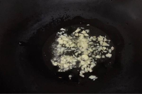 午餐肉炒时蔬的做法图解2