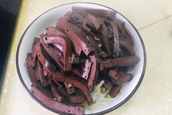 烩鸭血的做法图解2