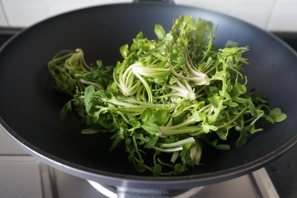 荠菜炒肉丝的做法图解6
