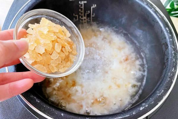 桃胶雪燕银耳冻的做法图解8