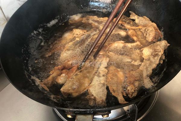 骨头都酥了的炸小黄花鱼的做法图解8