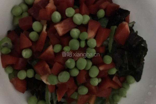 七彩缤纷炒饭的做法图解2