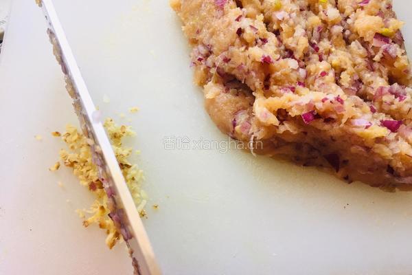 清汤鸡肉馄饨的做法图解2