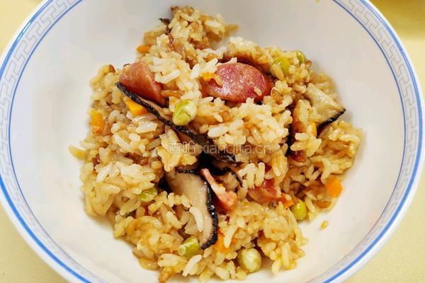 家常电饭煲版广式腊肠煲仔饭的做法图解5