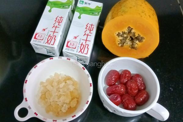 红枣木瓜牛奶汤的做法图解1
