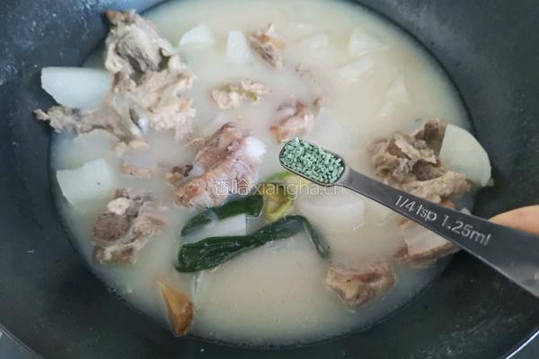 白萝卜排骨汤的做法图解6