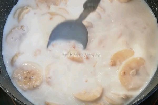 香蕉牛奶燕麦粥的做法图解4