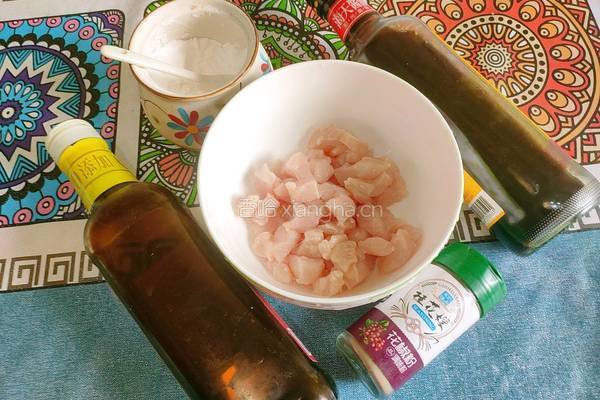 缤纷麻辣鸡丁的做法图解4