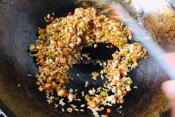 酱油炒饭的做法图解10