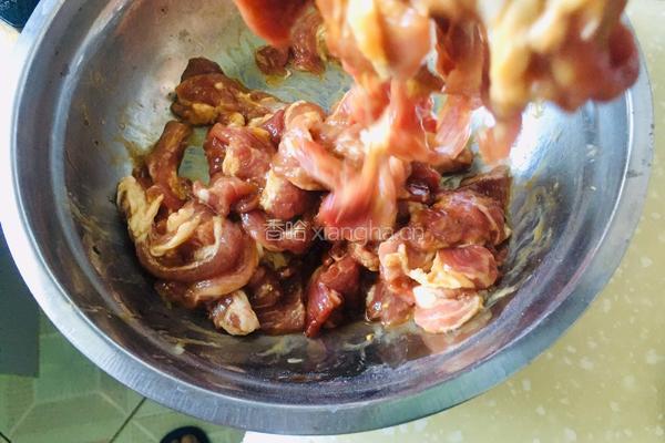 青笋过油肉的做法图解3