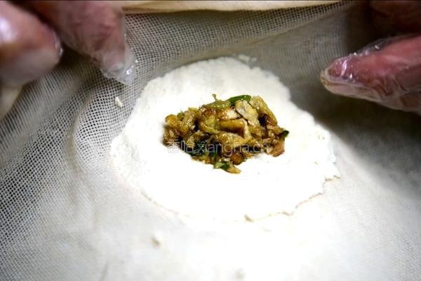 松蘑豆腐饺的做法图解7