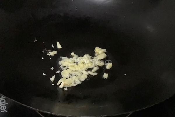 肉丸子片炒黄瓜的做法图解2