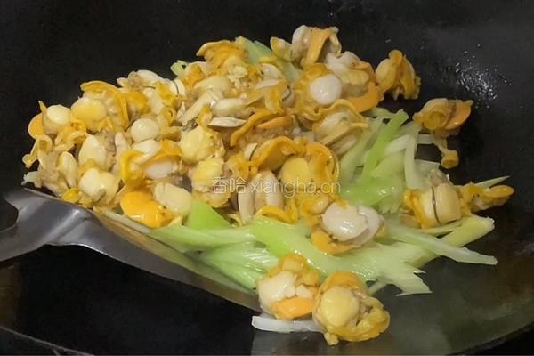 芹菜炒扇贝的做法图解5