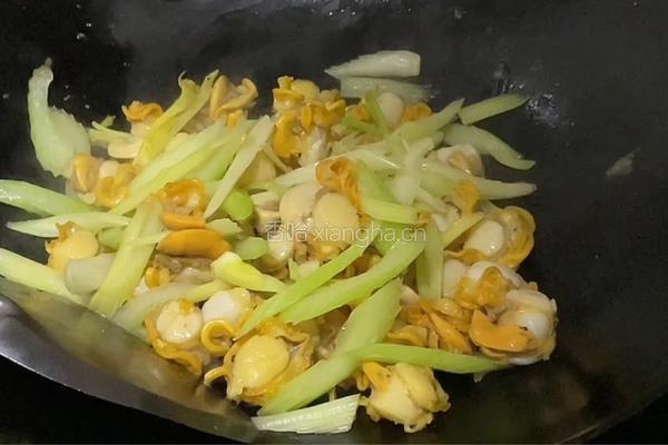 芹菜炒扇贝的做法图解8