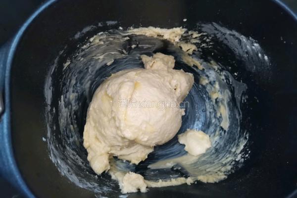 淡奶油毛毛虫面包的做法图解4