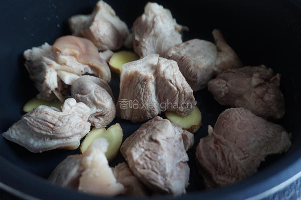 木耳炖肉 的做法图解3