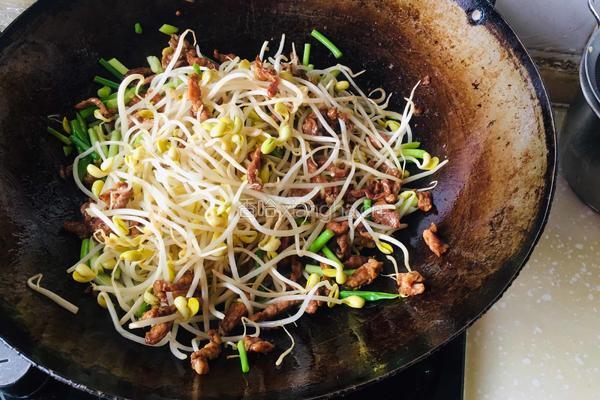 黄豆芽炒过油肉的做法图解6