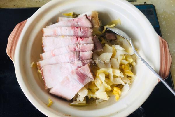 砂锅酸菜红烧肉的做法图解3