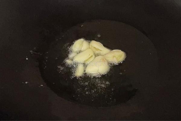 虾仁炒西芹的做法图解2