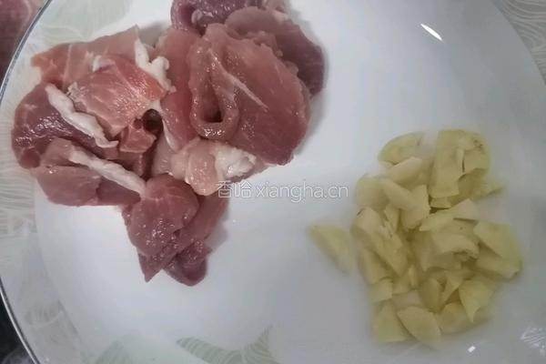 瘦肉水芹菜的做法图解2