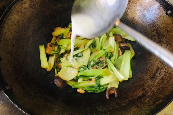 香菇炒油菜的做法图解8