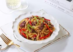 牛肉炒意面