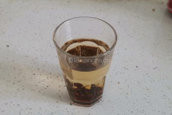 双莓柠檬茶的做法图解3
