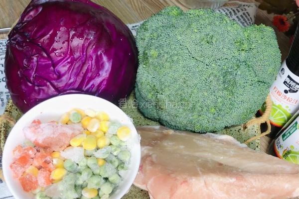 鸡胸肉彩蔬沙拉的做法图解1