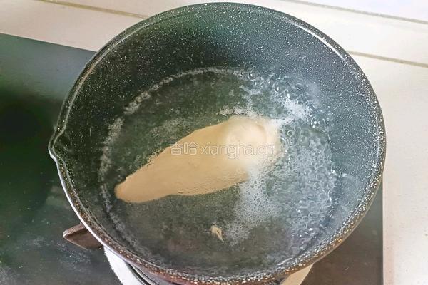 凉拌黄瓜鸡胸肉的做法图解3