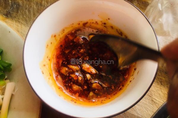 小葱拌手撕鸡脯肉的做法图解7