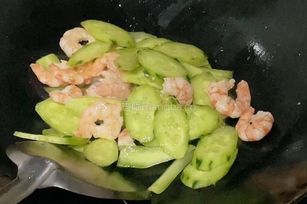 虾仁炒黄瓜的做法图解4