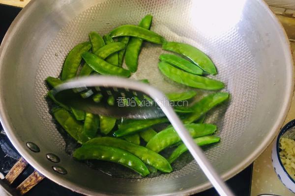 清炒荷兰豆的做法图解2