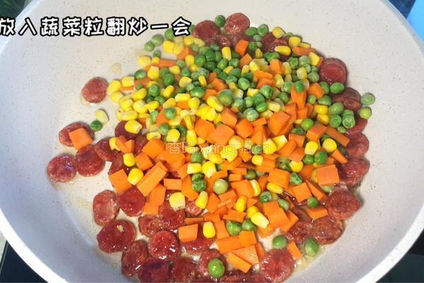 腊肠鸡蛋炒饭的做法图解6