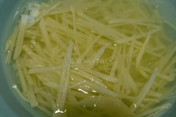 酸辣土豆丝的做法图解1