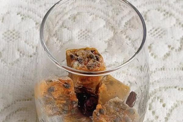 百香果蔓越莓饮的做法图解1