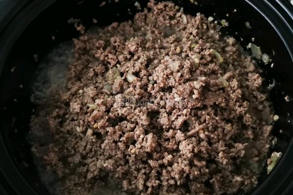 熬制牛肉香辣酱的做法图解5