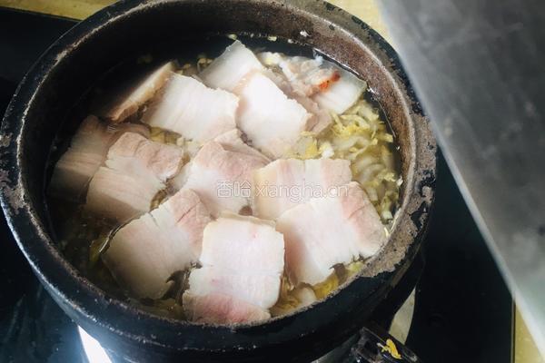 砂锅酸菜白肉的做法图解7